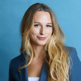 Elise Burchard, stand-up comedian